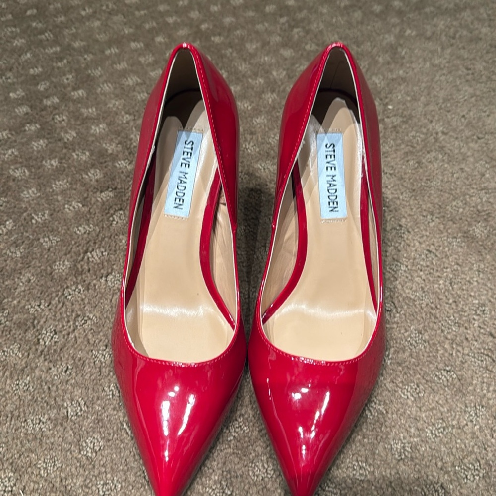 Steve Madden Red Pumps